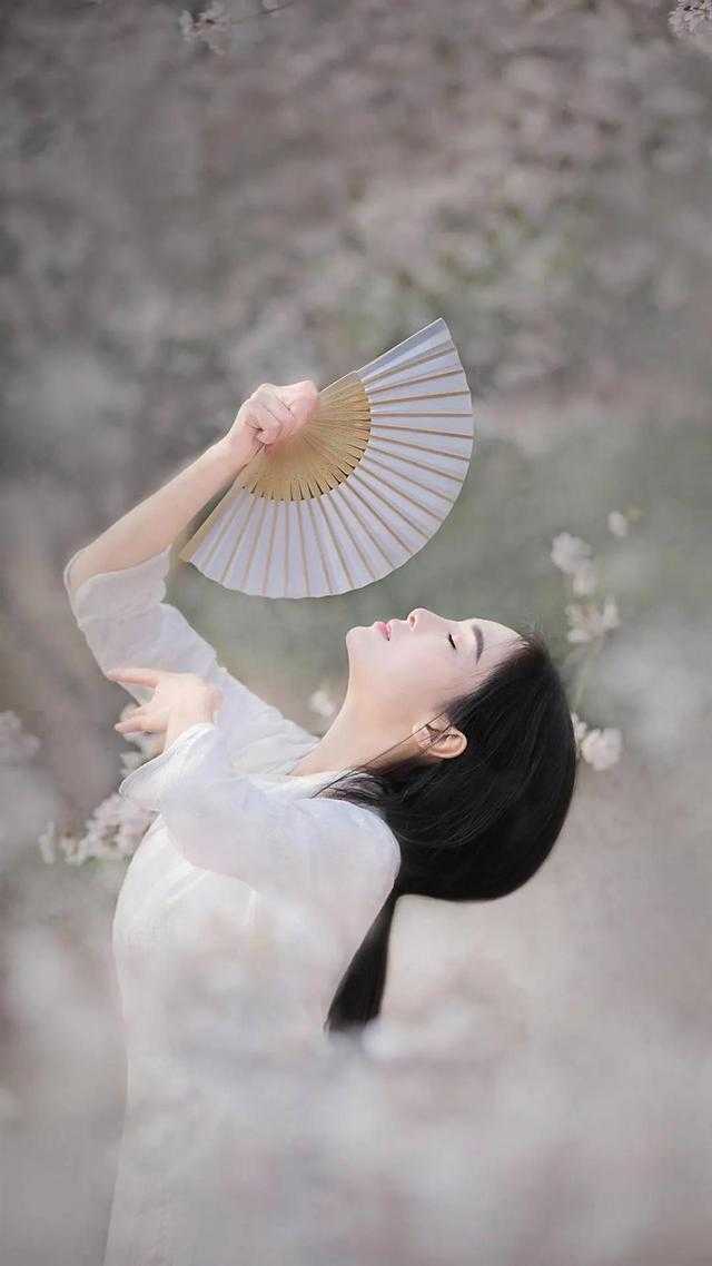 爱上男二陆深萧云廷最新章节列表